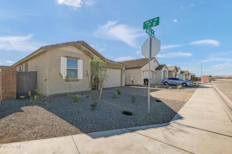 9951 W Whitton Avenue ~ Ready Now!