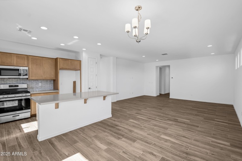 9951 W Whitton Avenue ~ Ready Now!