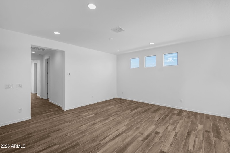 9951 W Whitton Avenue ~ Ready Now!