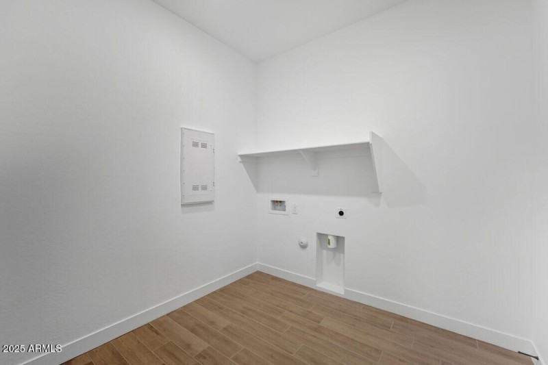 hj-az-phoenix-ellsworth-ranch-landmark-r