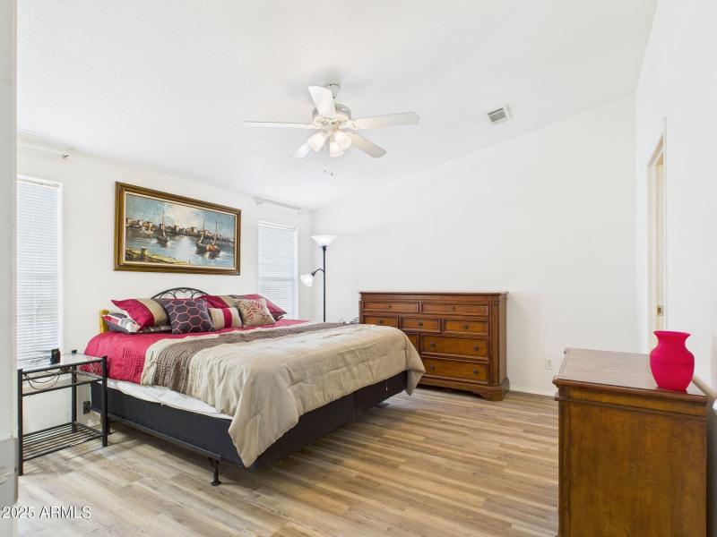 15-web-or-mls-CAM03379G0-PR0168-STILL015