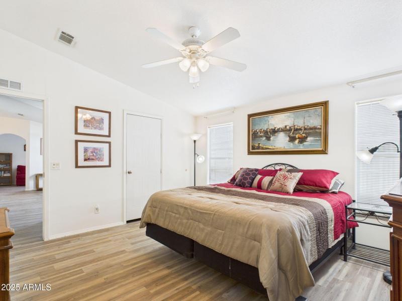 16-web-or-mls-CAM03379G0-PR0168-STILL016