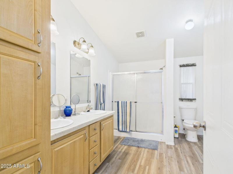 18-web-or-mls-CAM03379G0-PR0168-STILL018