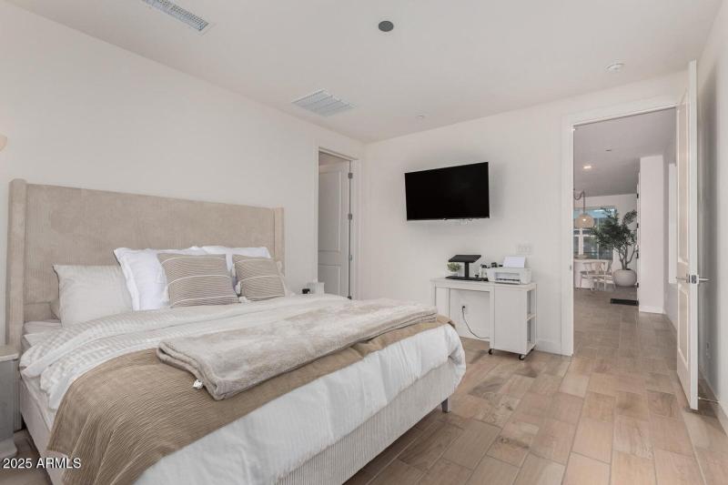 Owners Suite towards rest of Condo