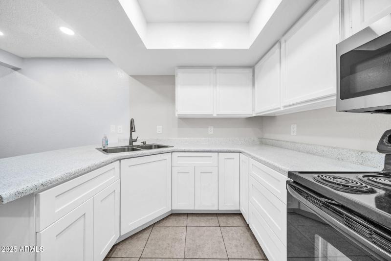 4545 N 67th Ave 1422-13