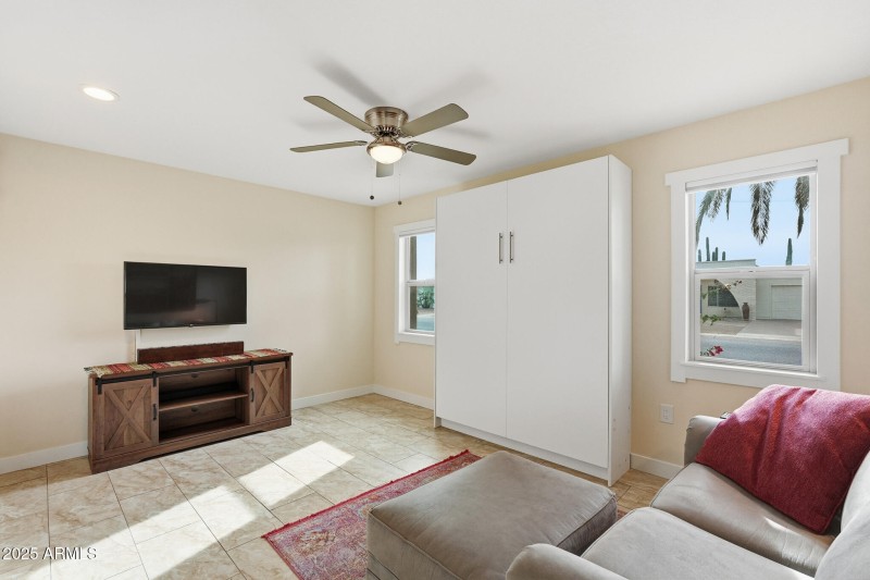 13Second Bedroom_Murphy Bed