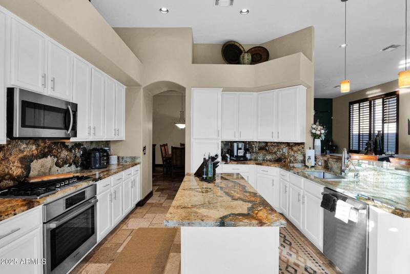 41-web-or-mls-P1361442