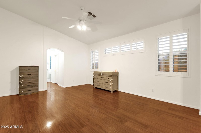 32-web-or-mls-969-e-oakland-st