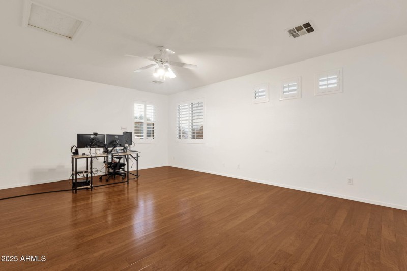 38-web-or-mls-969-e-oakland-st