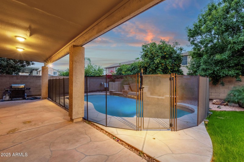 41-web-or-mls-969-e-oakland-st