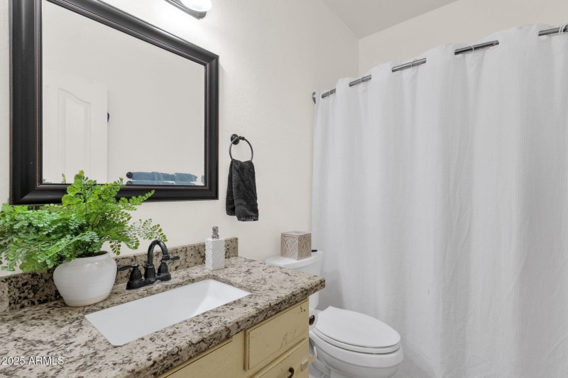 17-web-or-mls-969-e-oakland-st