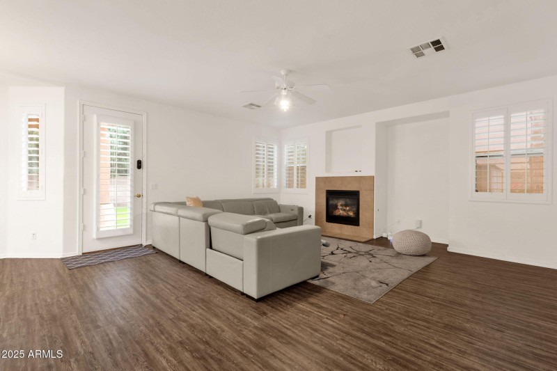 19-web-or-mls-969-e-oakland-st