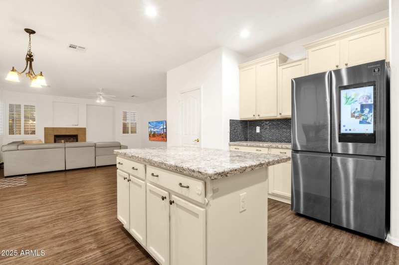 26-web-or-mls-969-e-oakland-st