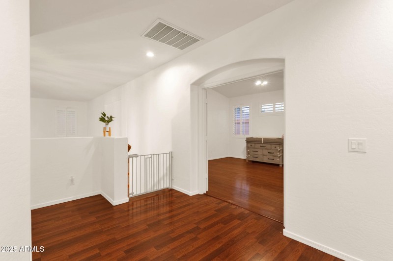 28-web-or-mls-969-e-oakland-st