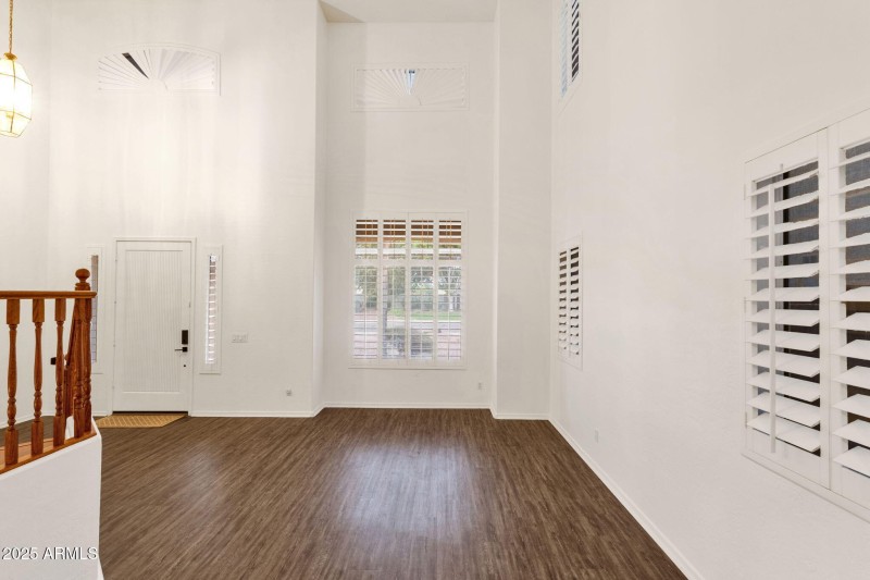 8-web-or-mls-969-e-oakland-st