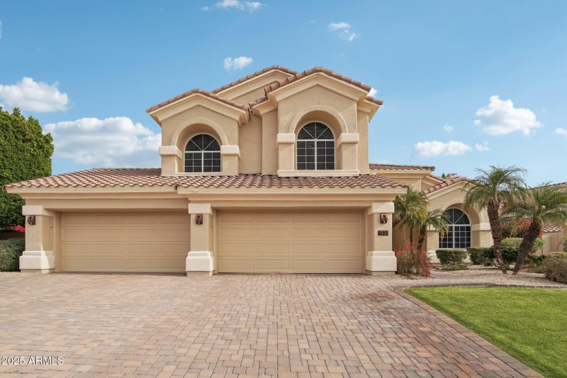 2-web-or-mls-E Desert Flower Ln-S2412-00