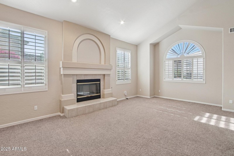 5-web-or-mls-E Desert Flower Ln-S2412-00