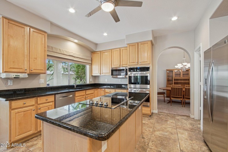 9-web-or-mls-E Desert Flower Ln-S2412-01