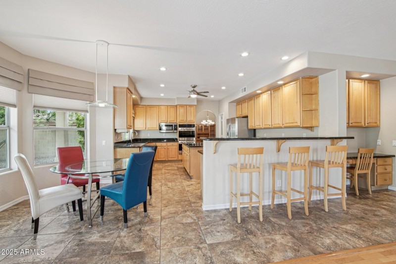 10-web-or-mls-E Desert Flower Ln-S2412-0