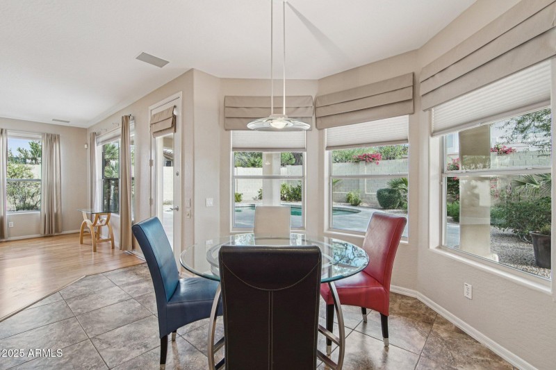 11-web-or-mls-E Desert Flower Ln-S2412-0