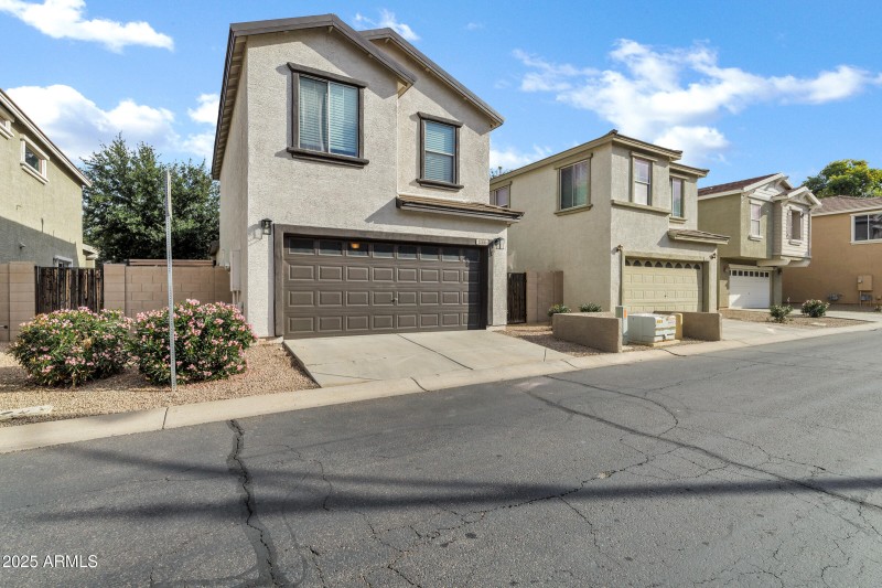 1555 S Jacana Ln-26