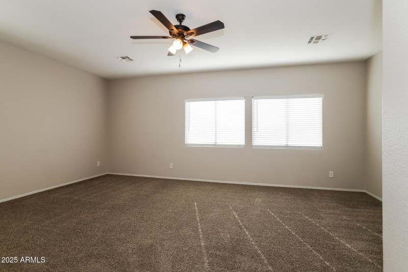 013-photo-main-bedroom-15024593