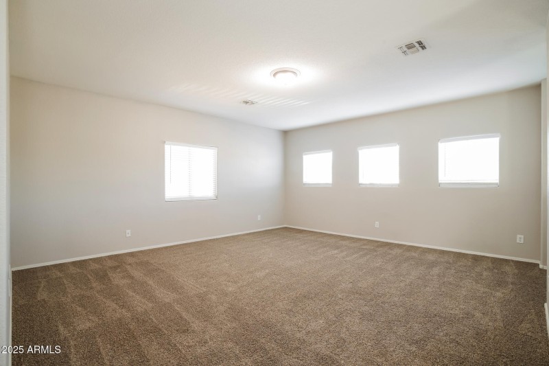 016-photo-bedroom-15024589