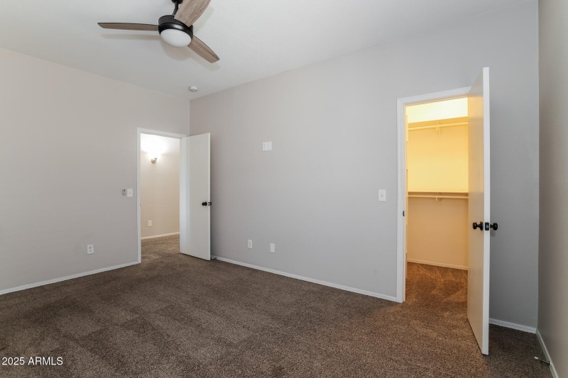 017-photo-bedroom-15024590