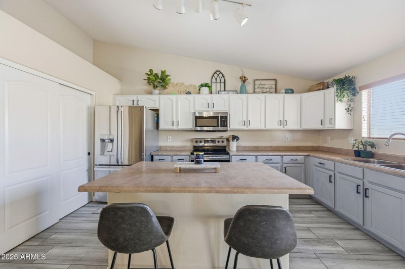 18-web-or-mls-43392 W Neely Drive-18