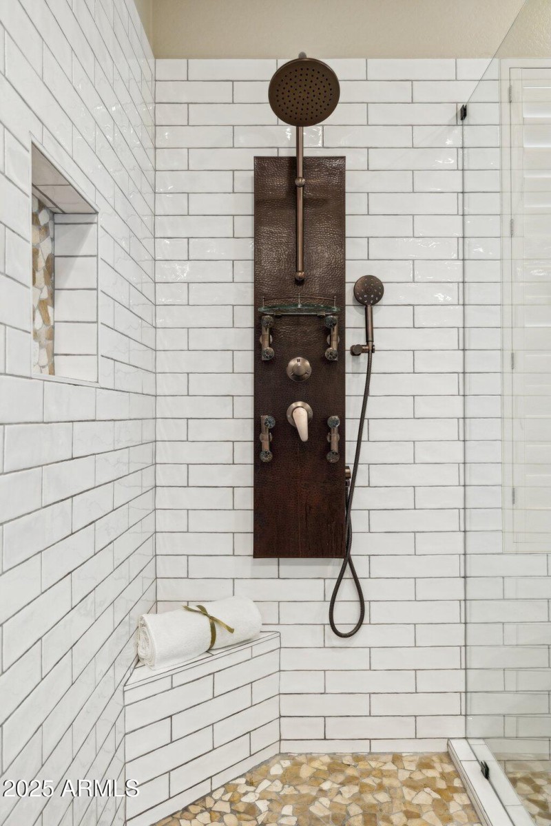 44-web-or-mls-8721-e-nance-st