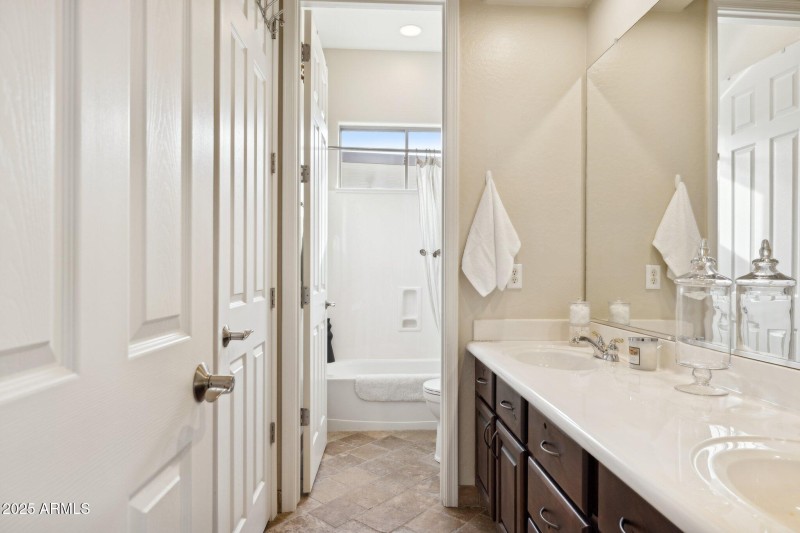 Jack and Jill Guest Rooms 2 and 3