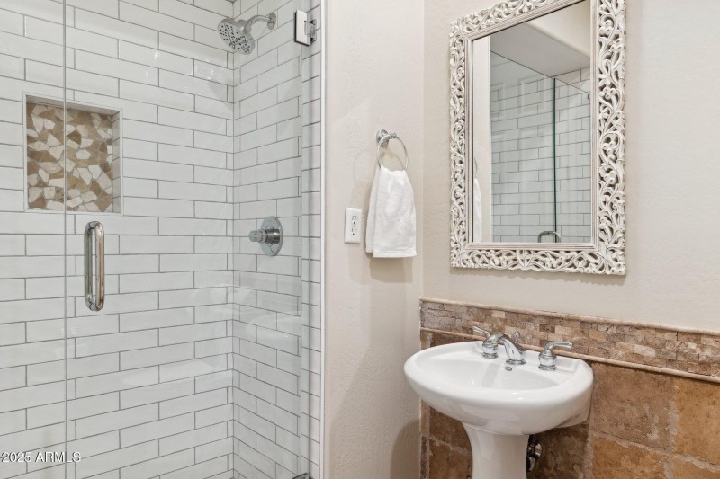 Guest Bath Guest Room 1 Bath