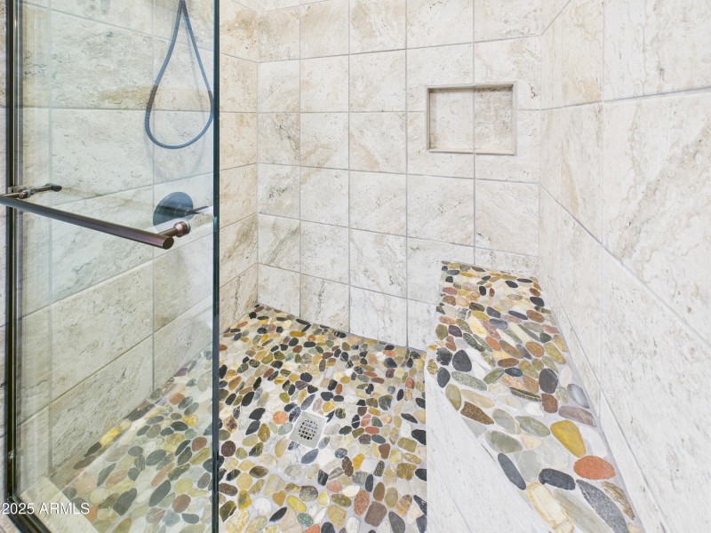 27 13826 N 96th St Primary Showeer