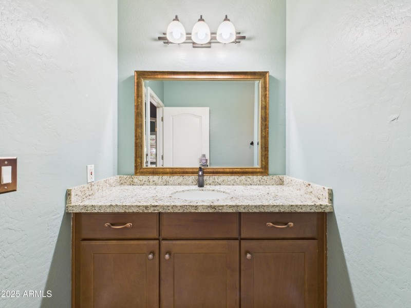 75 13826 N 96th St Bathroom 2