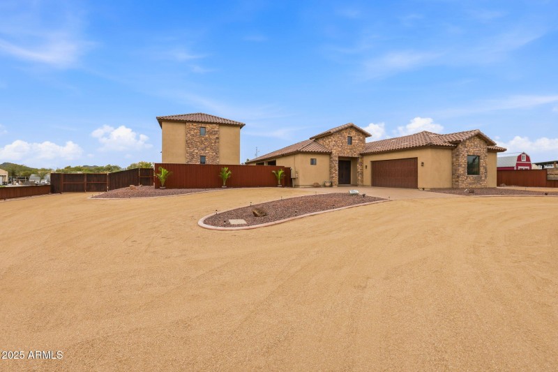 2-web-or-mls-38822 N 21st Ave-02 - Copy