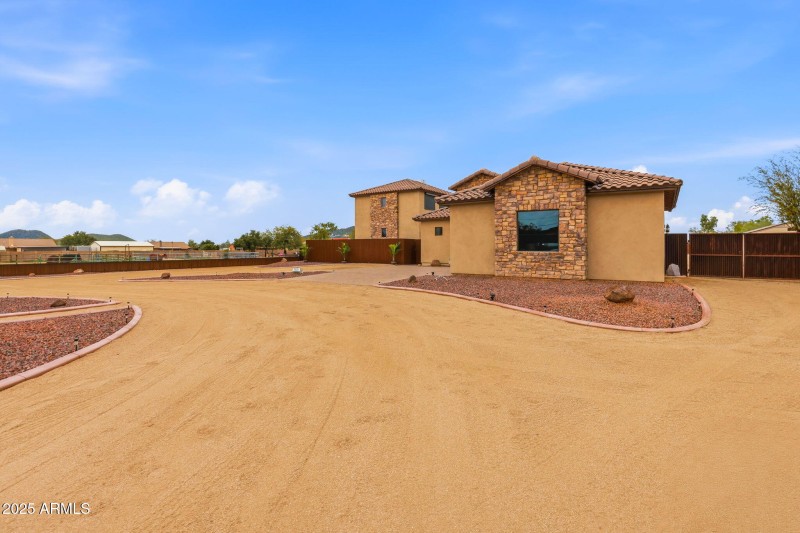 4-web-or-mls-38822 N 21st Ave-04 - Copy