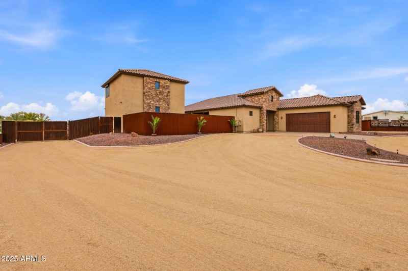 6-web-or-mls-38822 N 21st Ave-06 - Copy