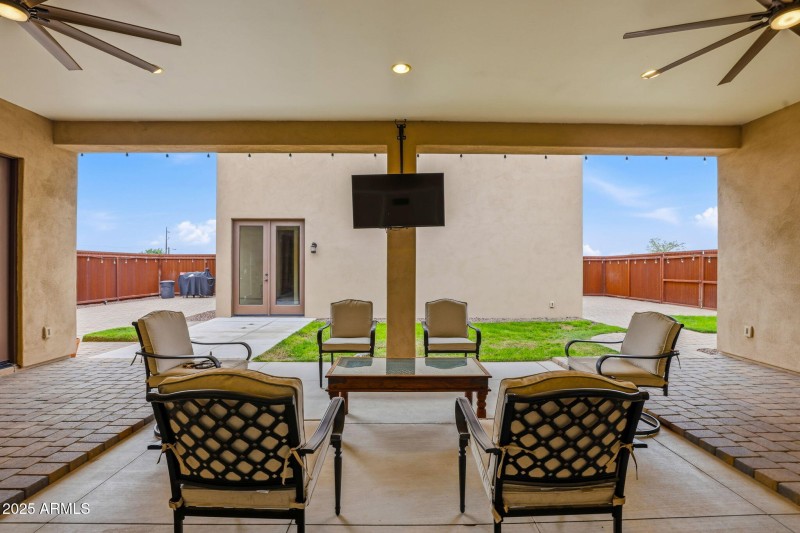 8-web-or-mls-38822 N 21st Ave-08 - Copy