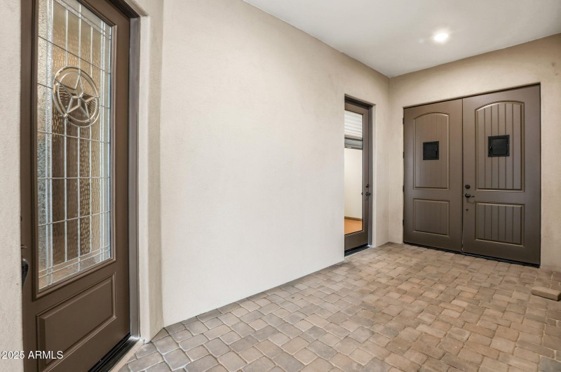 9-web-or-mls-38822 N 21st Ave-09 - Copy