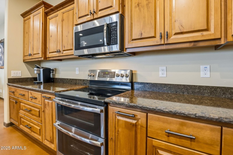 19-web-or-mls-38822 N 21st Ave-19 - Copy