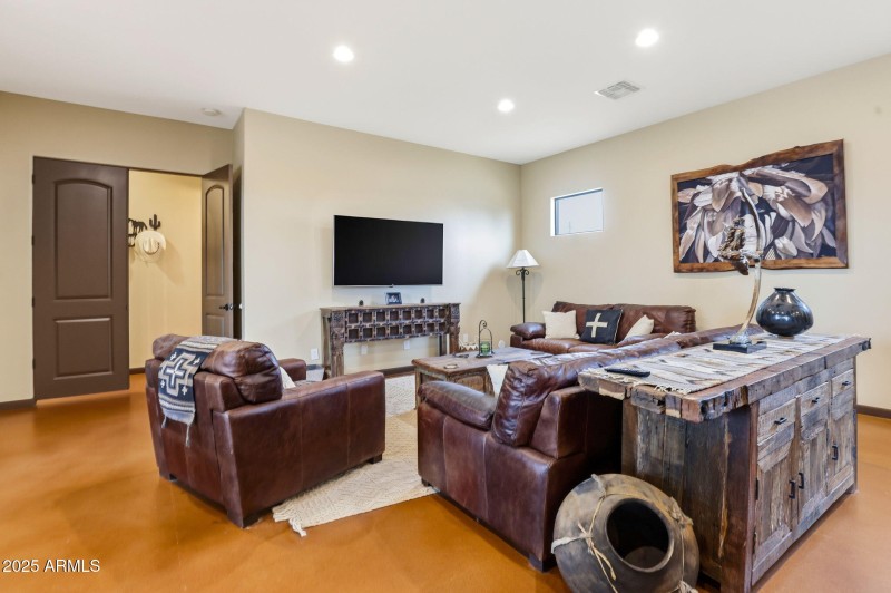 23-web-or-mls-38822 N 21st Ave-23 - Copy