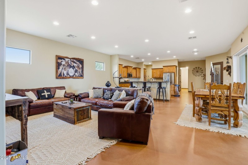 25-web-or-mls-38822 N 21st Ave-25 - Copy