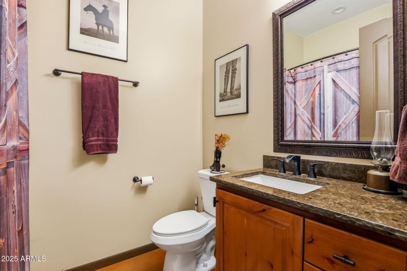 28-web-or-mls-38822 N 21st Ave-28 - Copy