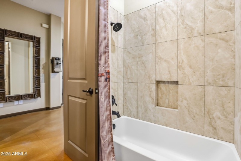 30-web-or-mls-38822 N 21st Ave-30 - Copy