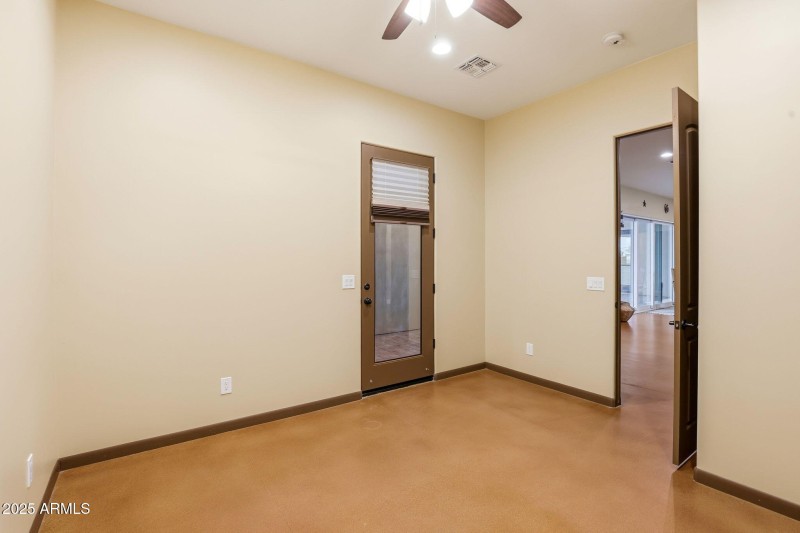 32-web-or-mls-38822 N 21st Ave-32 - Copy