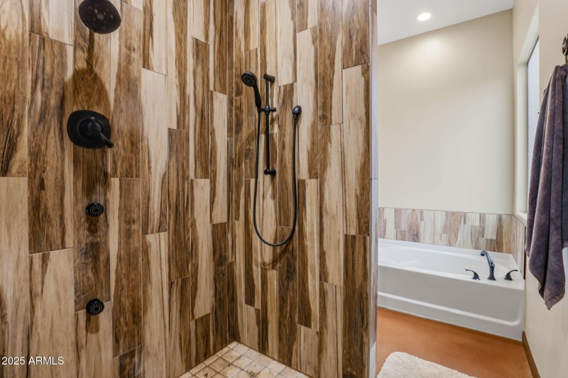 46-web-or-mls-38822 N 21st Ave-44 - Copy