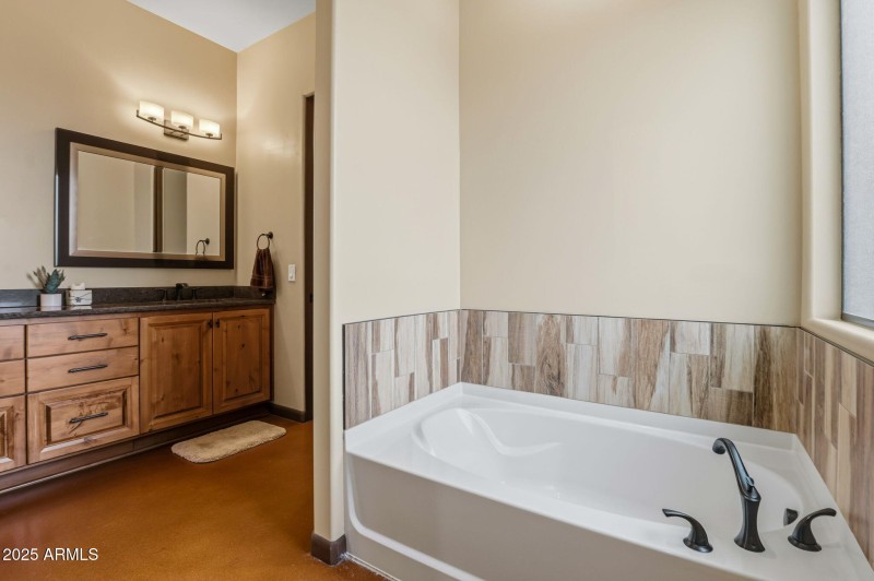 47-web-or-mls-38822 N 21st Ave-45 - Copy