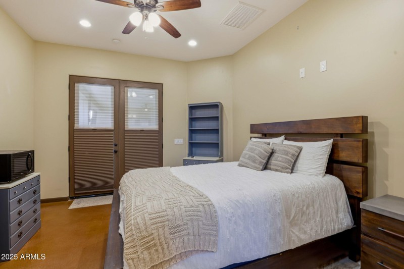 50-web-or-mls-38822 N 21st Ave-48 - Copy