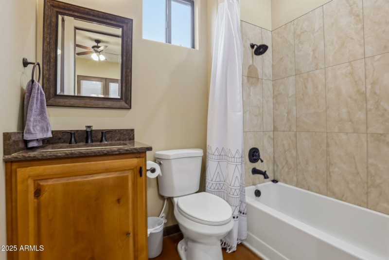 51-web-or-mls-38822 N 21st Ave-49 - Copy