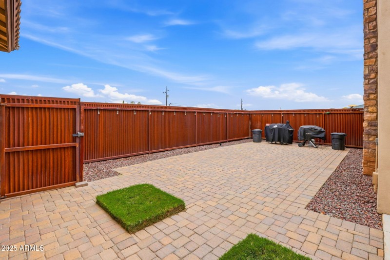 62-web-or-mls-38822 N 21st Ave-60